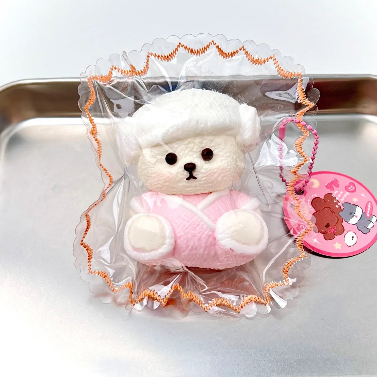 Dry clay kneading fun Bath towel sitting bear doll with creamy clay texture