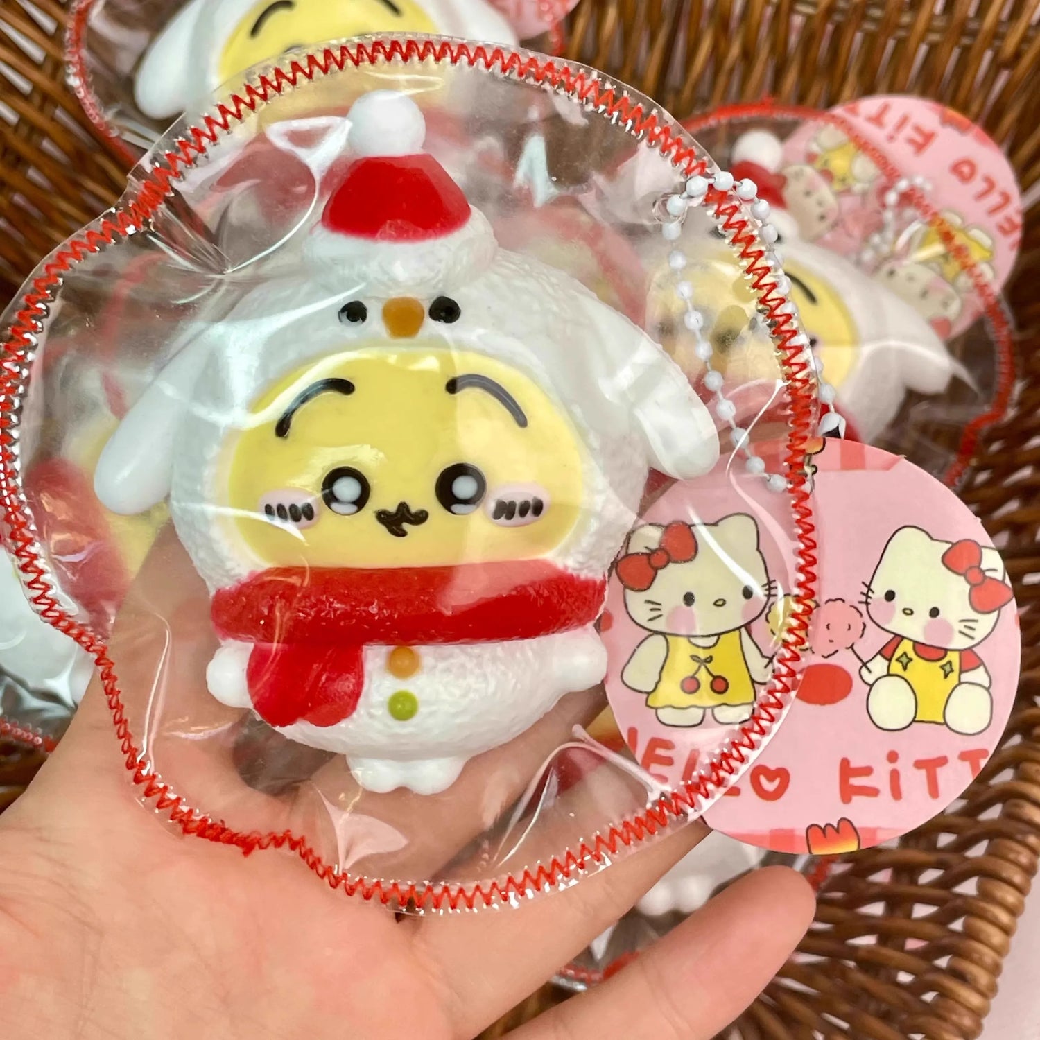 Christmas Usagi pinches slowly rebounds and bursts creamy