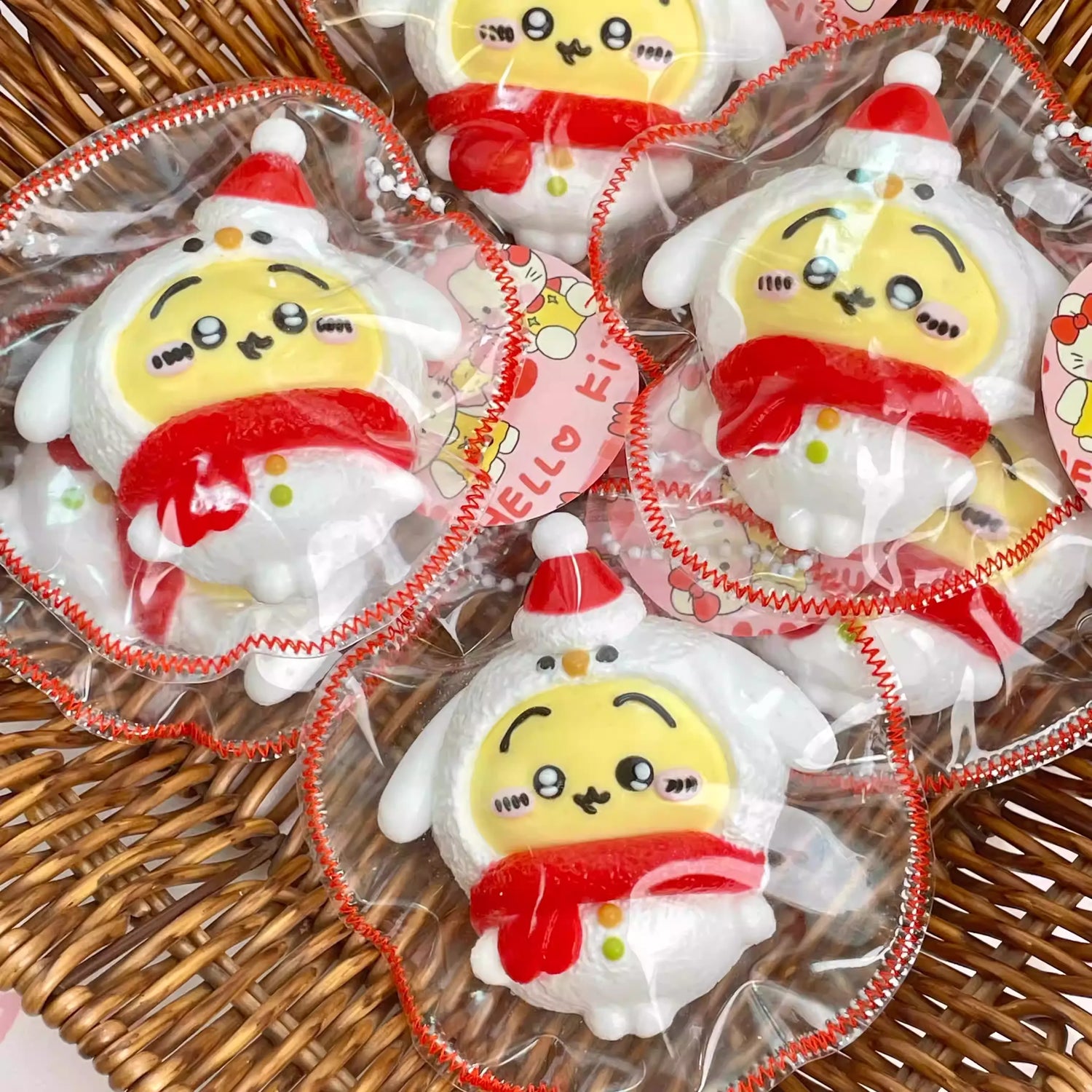 Christmas Usagi pinches slowly rebounds and bursts creamy