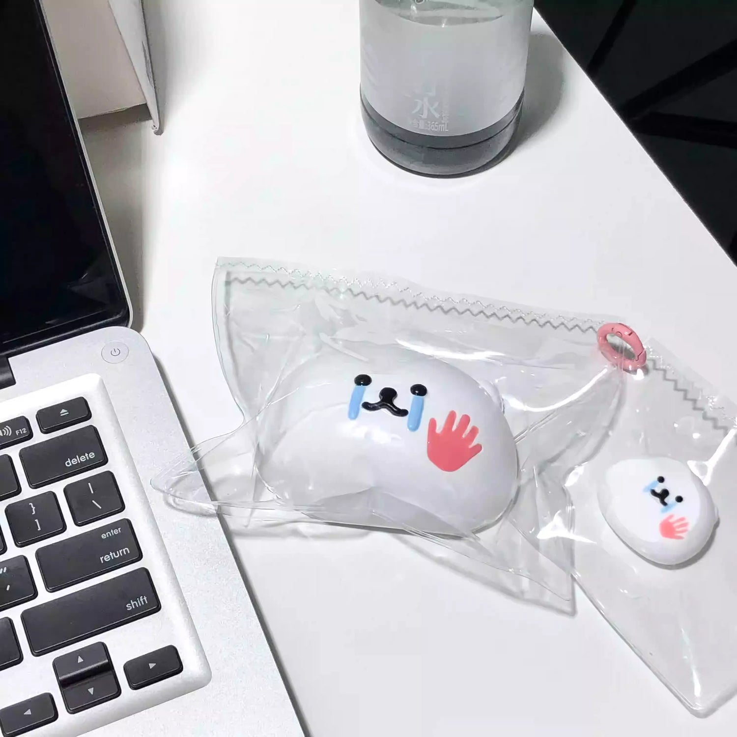 Food grade silicone slap self-deprecating bear pinch fun