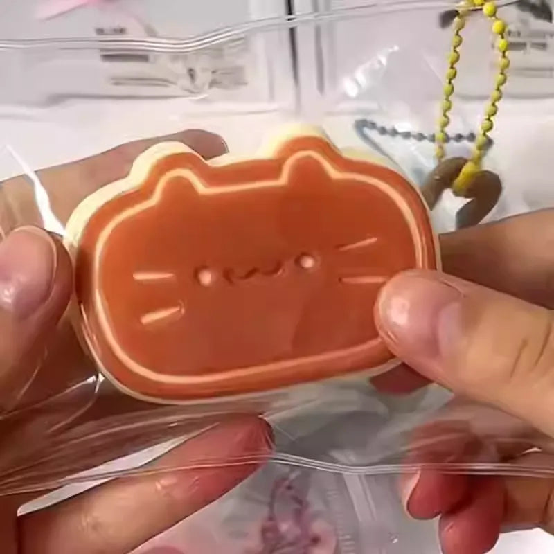Semi-Roasted Cheese Kitten Slow Rebound Squeeze Fun - Random Color